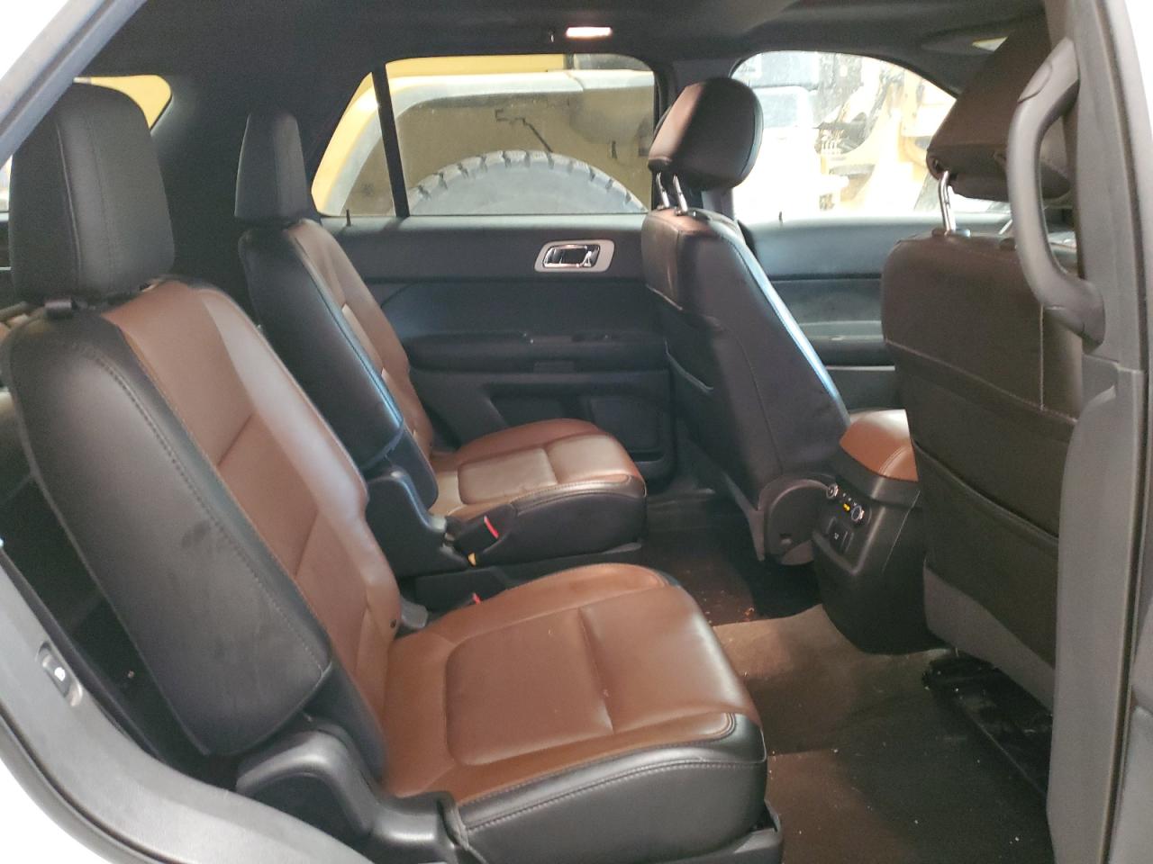 2014 Ford Explorer - Image 11