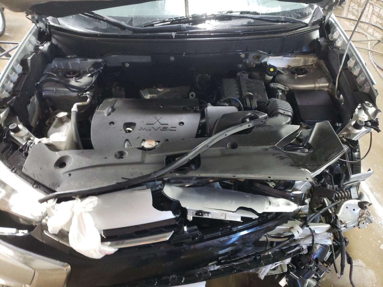 2018 Mitsubishi Outlander - Image 11