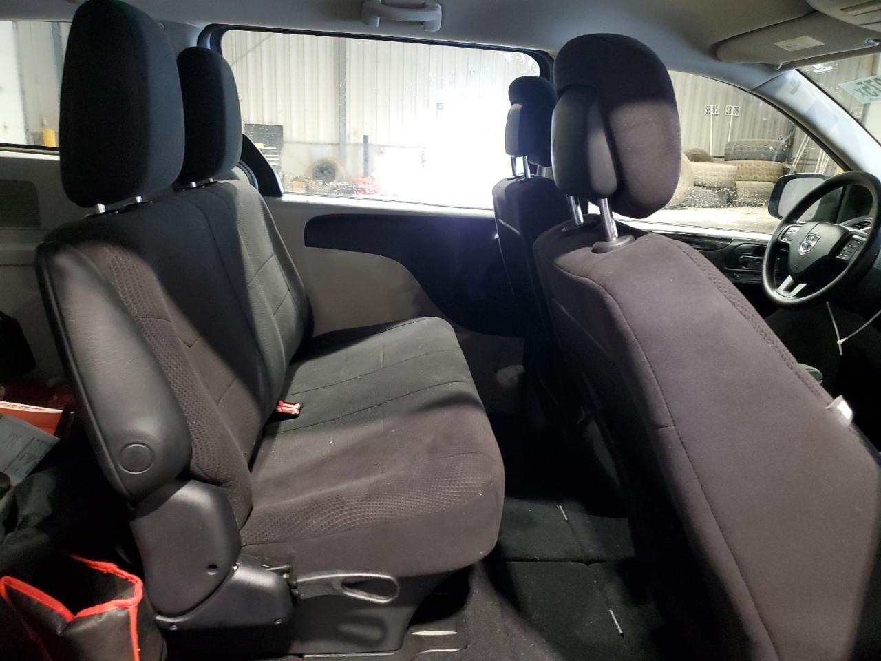 2014 Dodge Caravan - Image 11