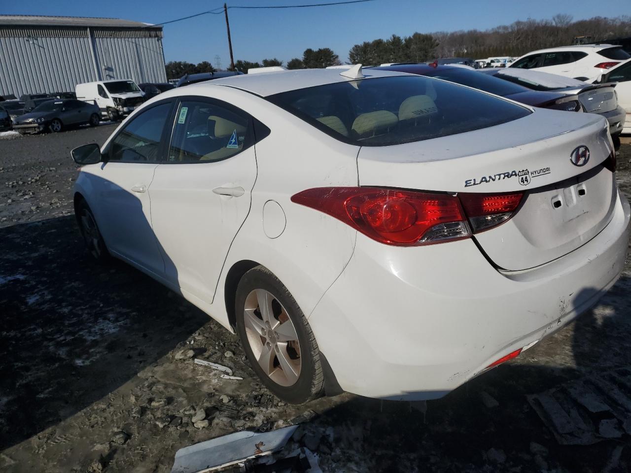 2013 Hyundai Elantra - Image 2