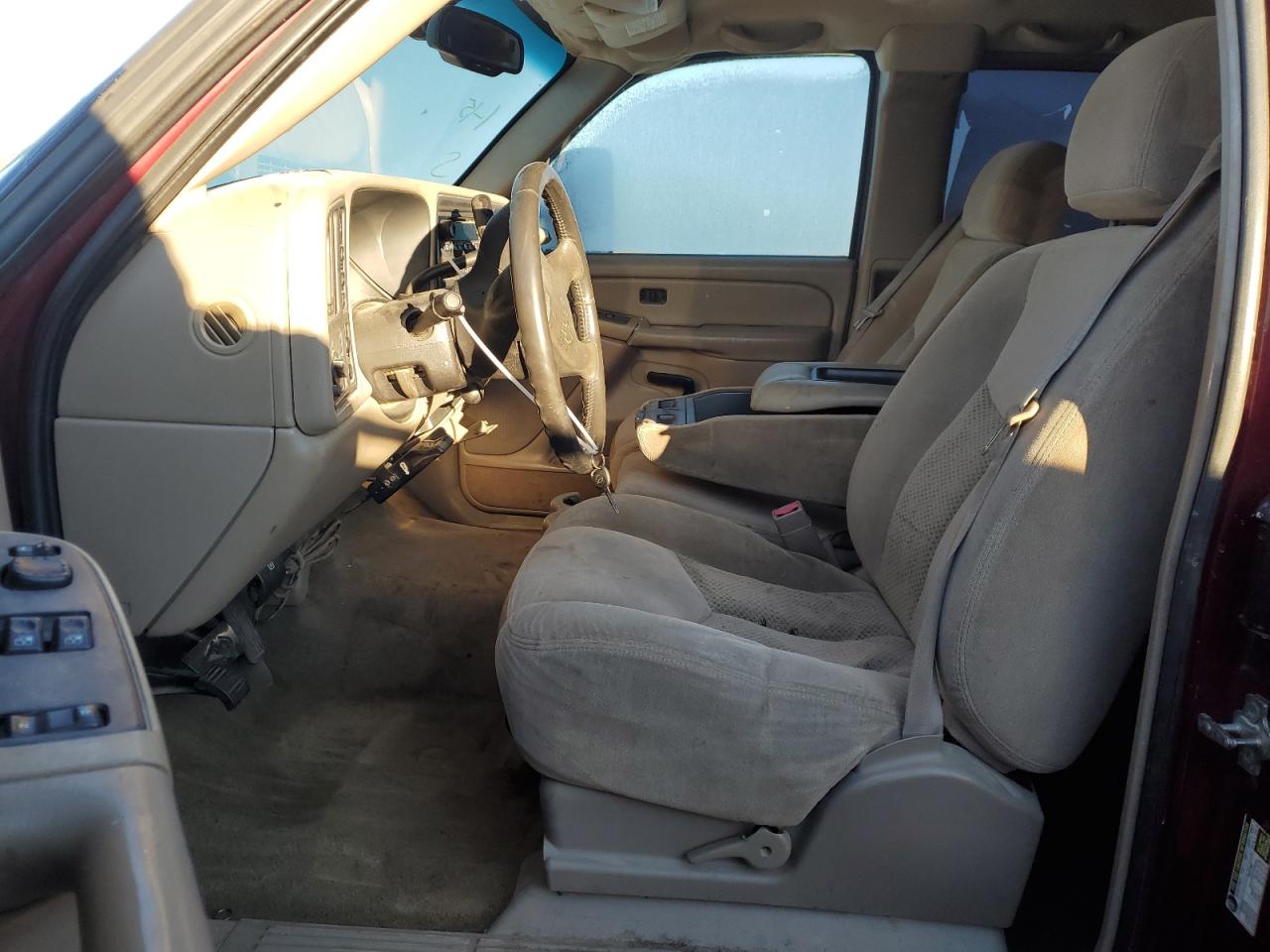 2004 Chevrolet Silverado - Image 7