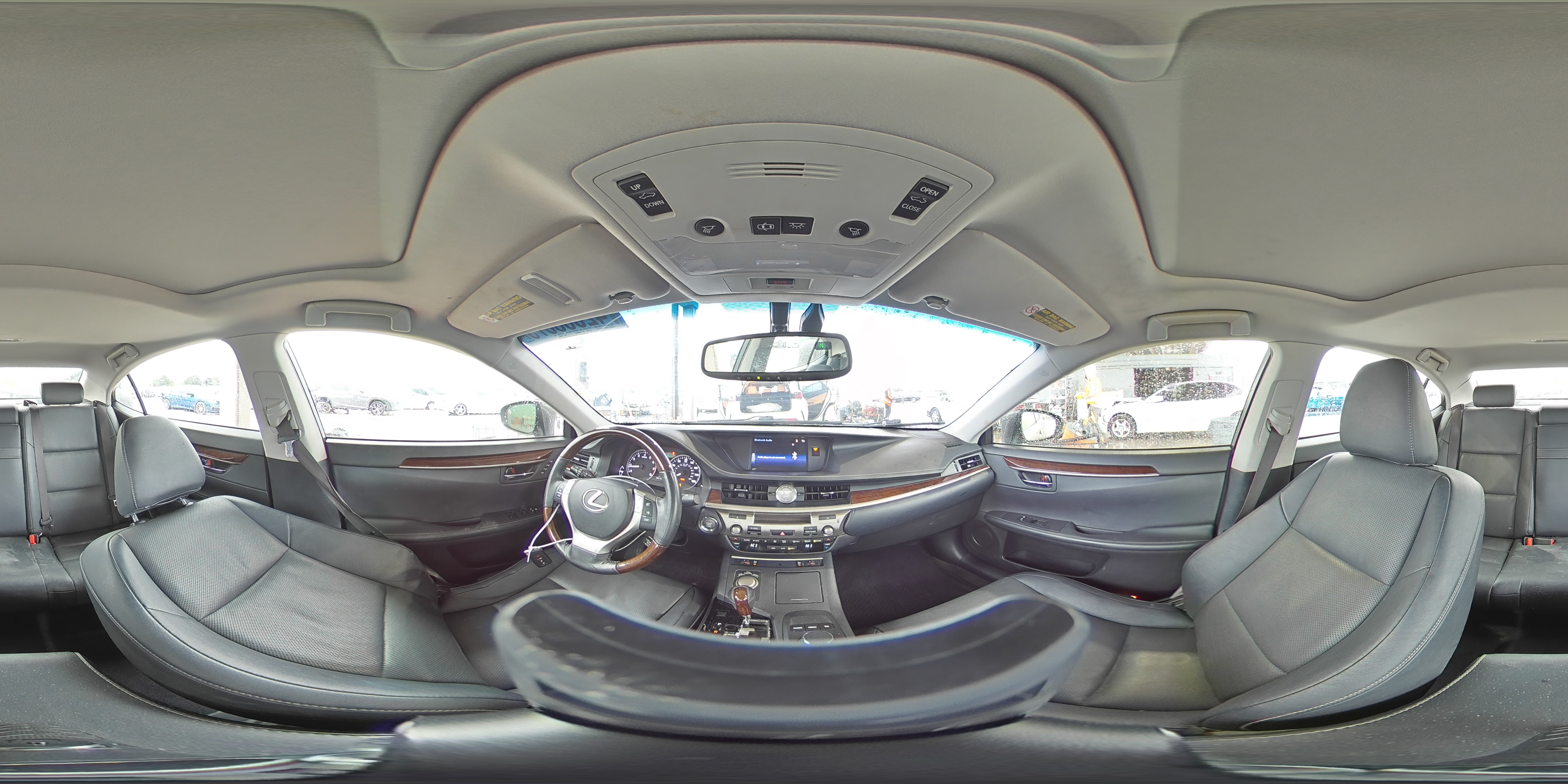 2015 Lexus ES - Image 14