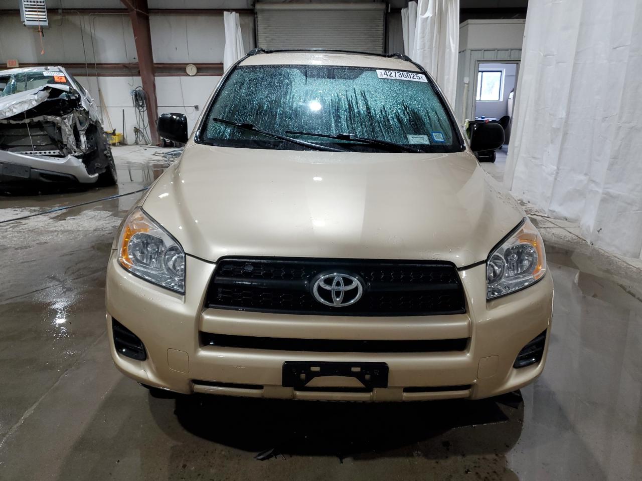 2012 Toyota RAV 4 - Image 5
