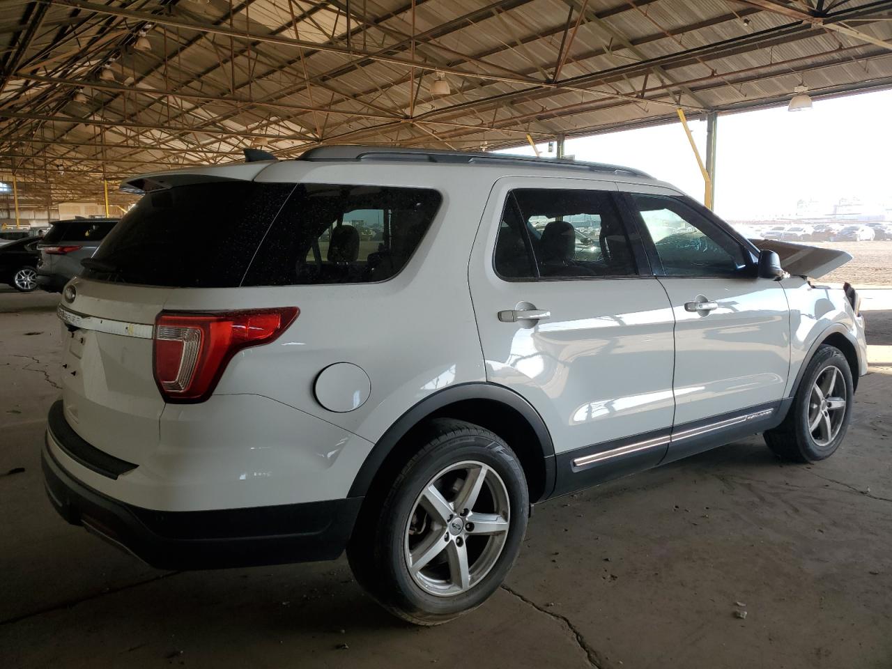 2019 Ford Explorer - Image 3