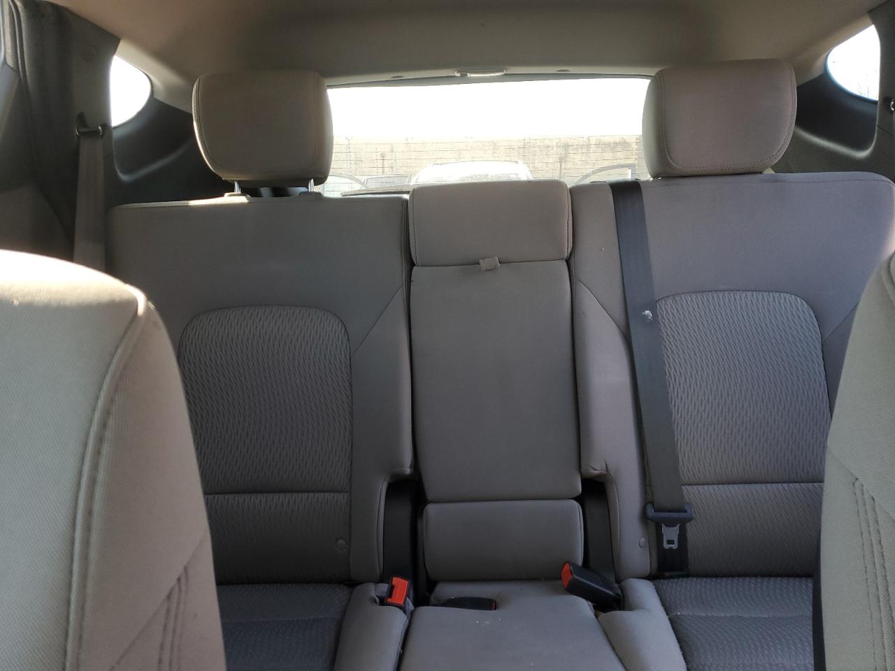 2017 Hyundai Santa Fe - Image 10