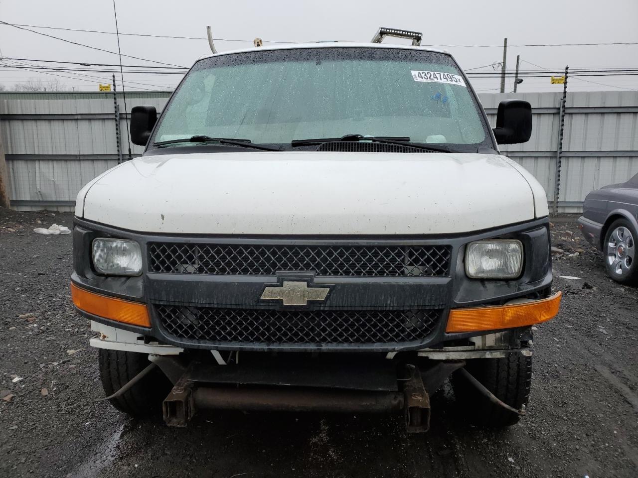 2009 Chevrolet Express - Image 5