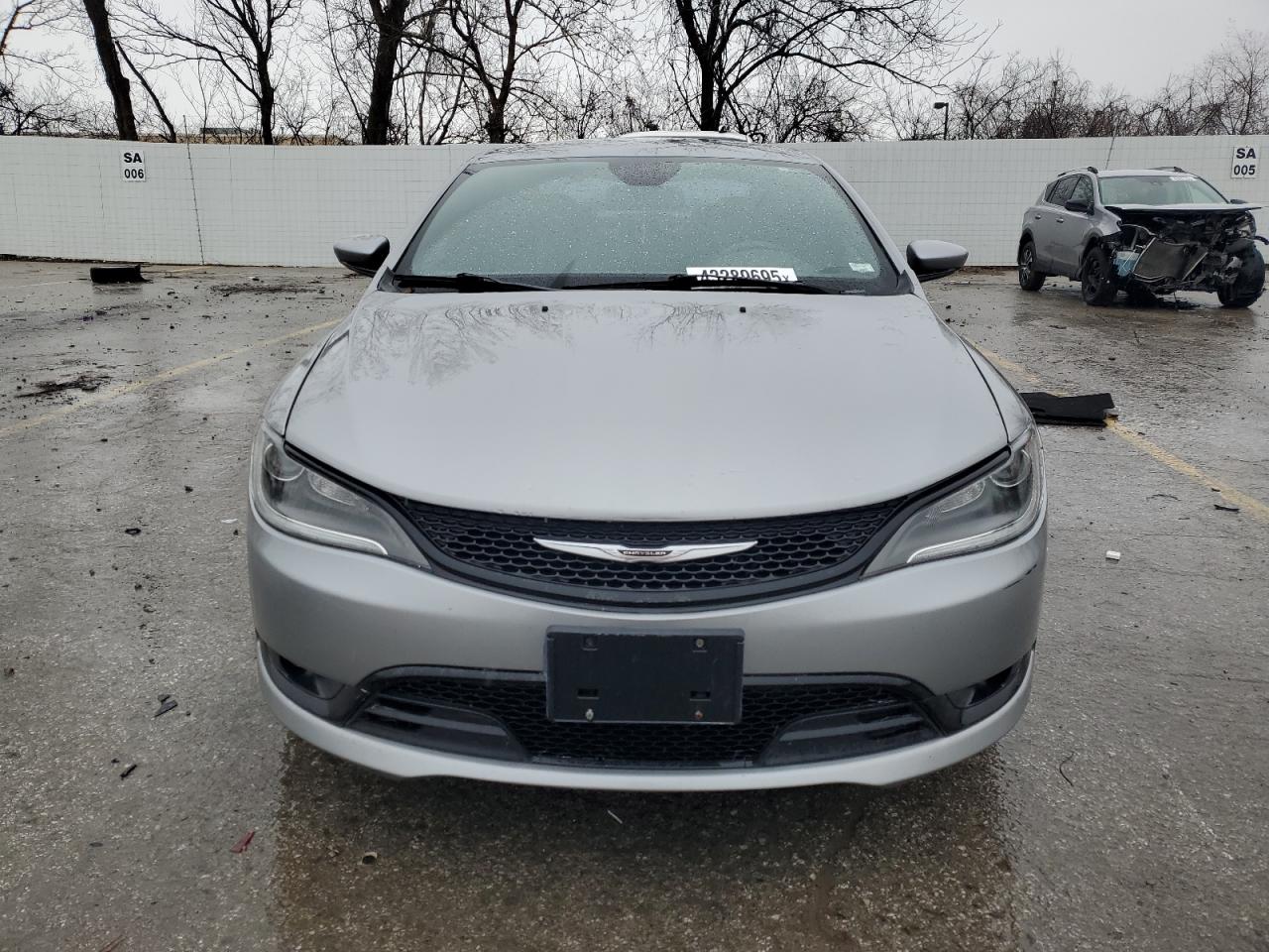 2015 Chrysler 200 - Image 5
