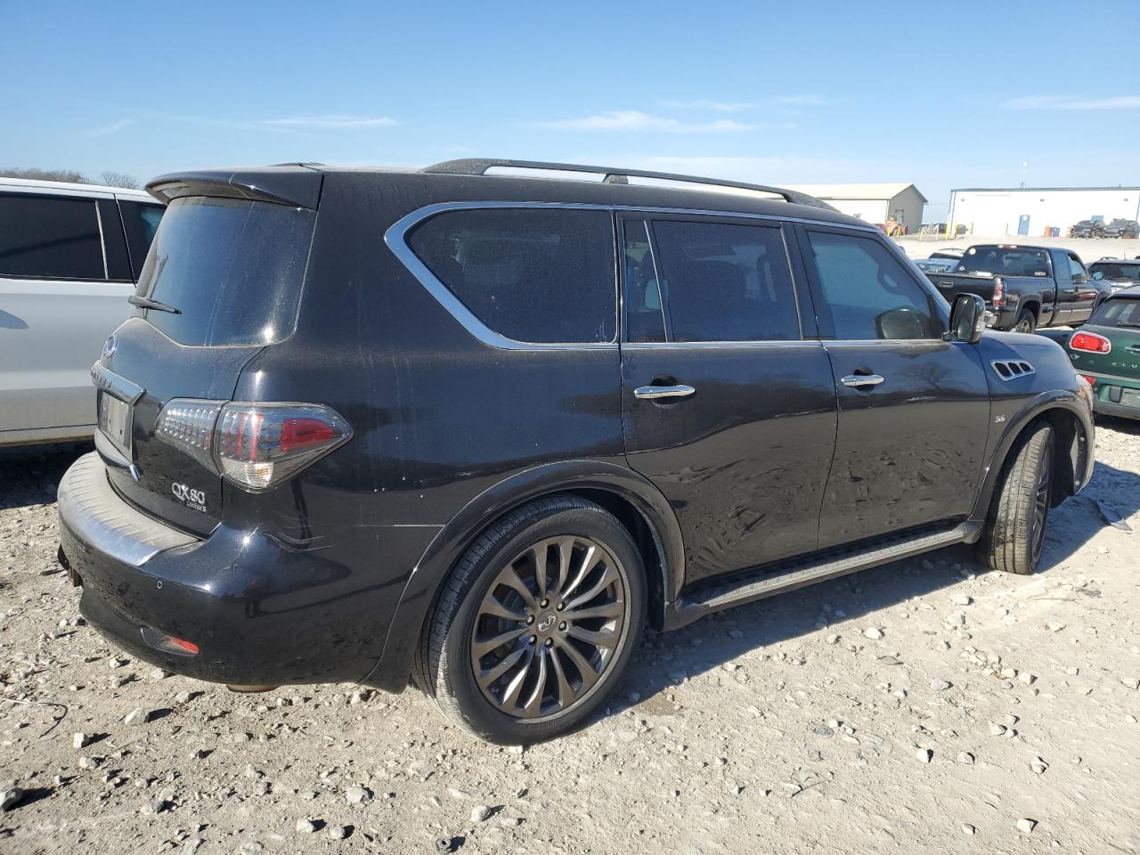 2015 Infiniti QX80 - Image 3