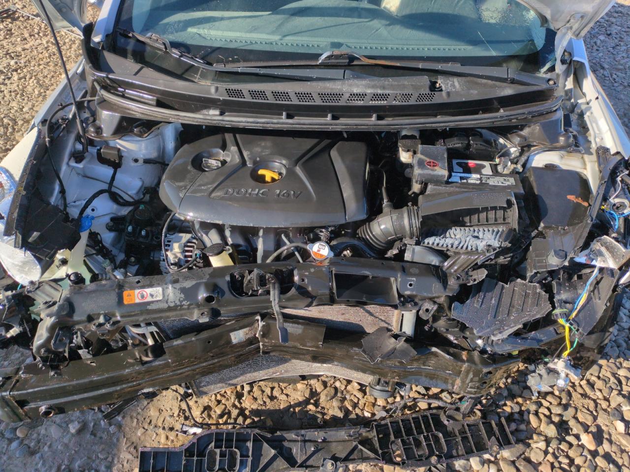 2012 Hyundai Elantra - Image 11