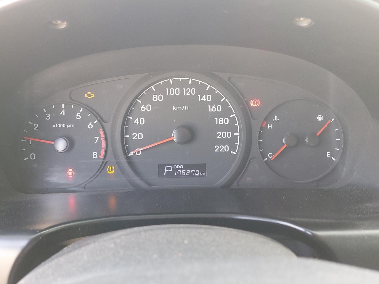 KMJWA37R2KU022293 - 2019 Hyundai H1 - #42063885