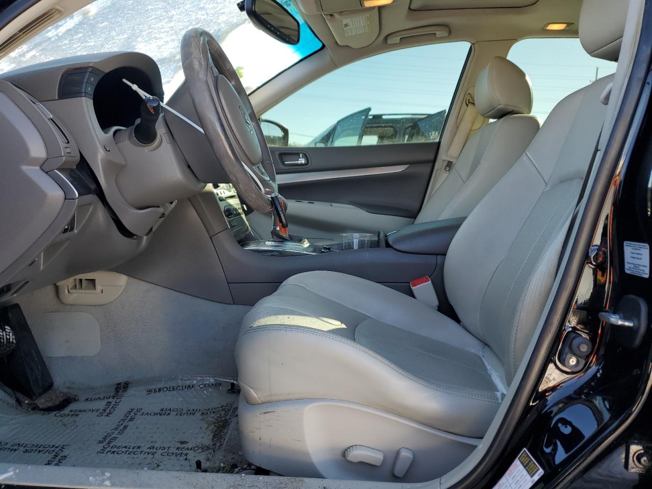 2015 Infiniti Q40 - Image 7
