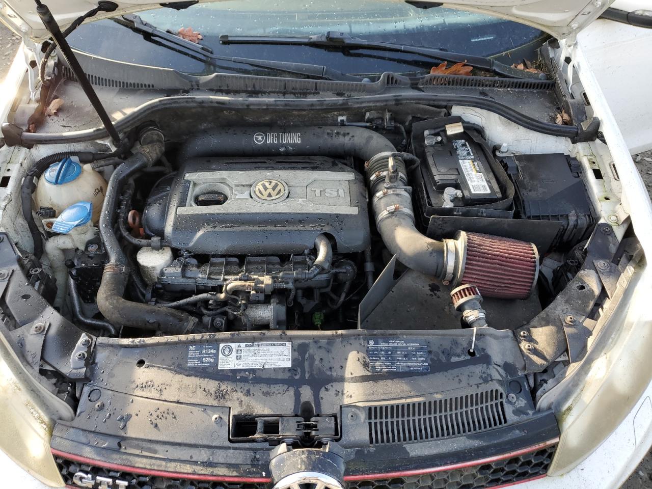 2010 Volkswagen GTI - Image 11