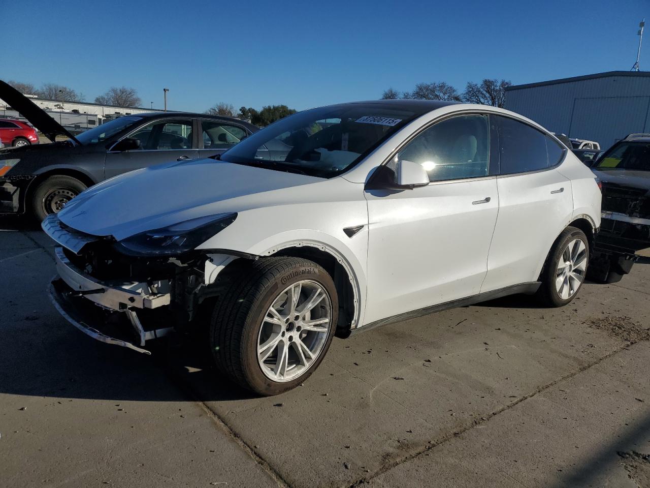 VIN 7SAYGAEEXPF640241 2023 TESLA MODEL Y no.1