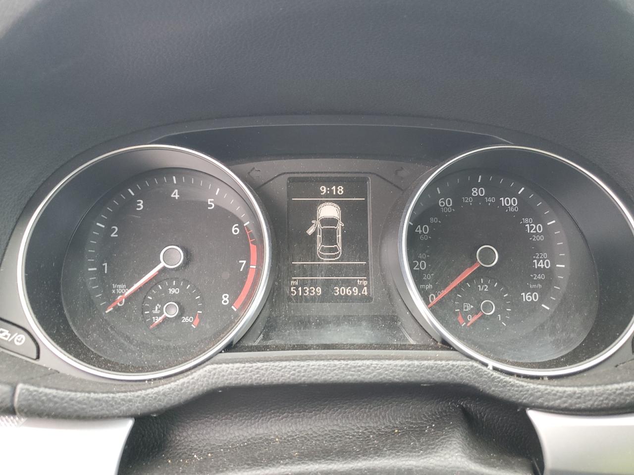 2017 Volkswagen Passat - Image 9