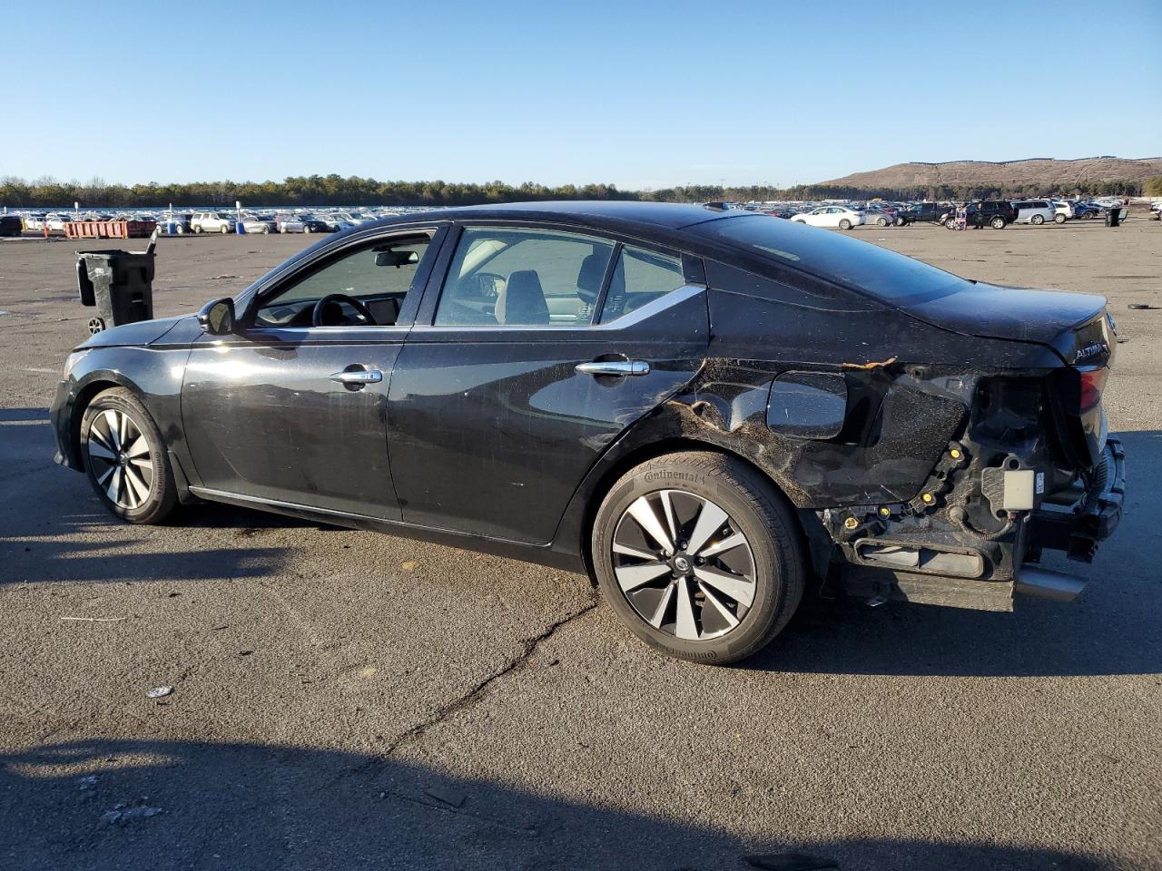 2021 Nissan Altima - Image 2