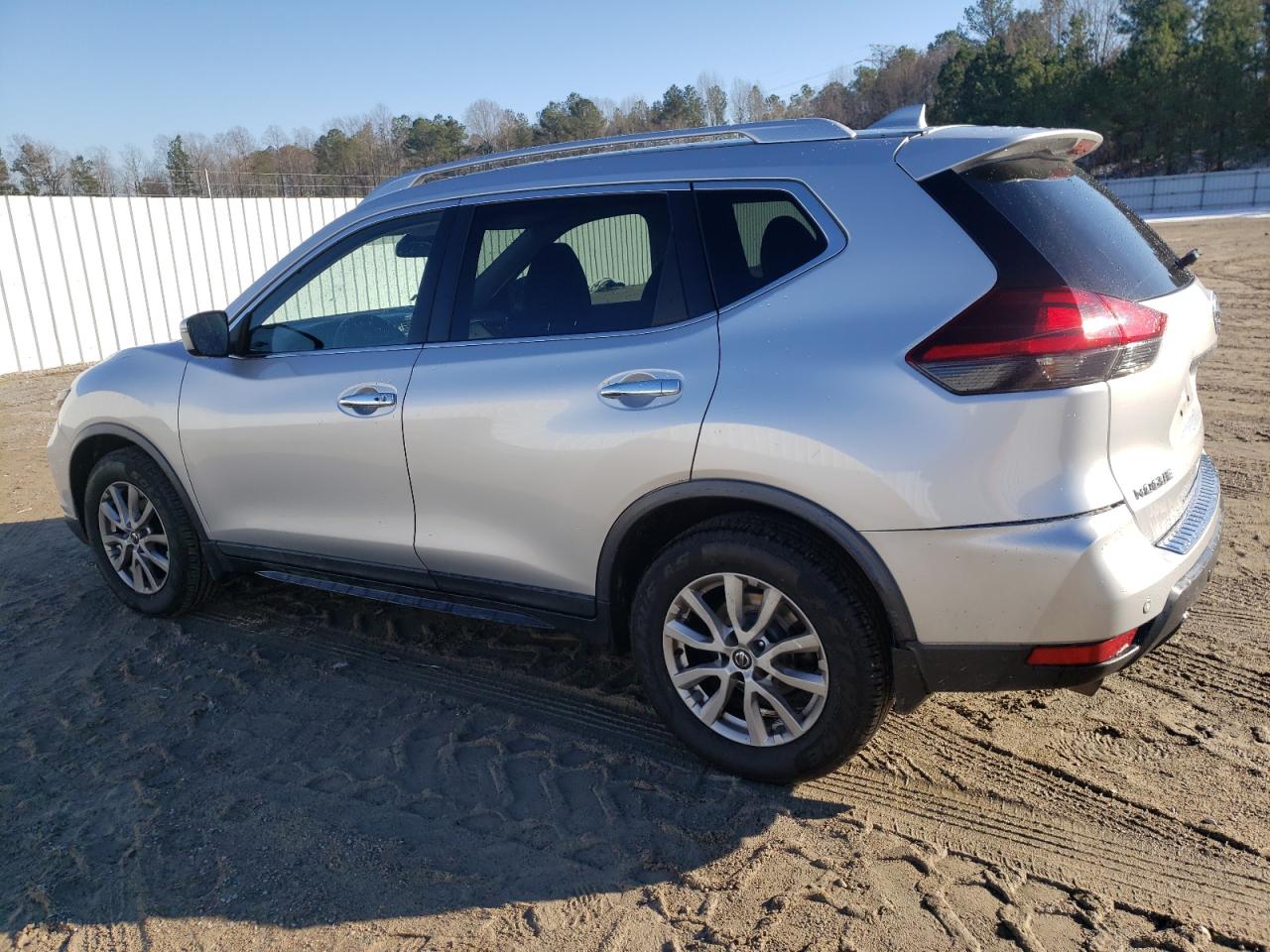 2020 Nissan Rogue - Image 2