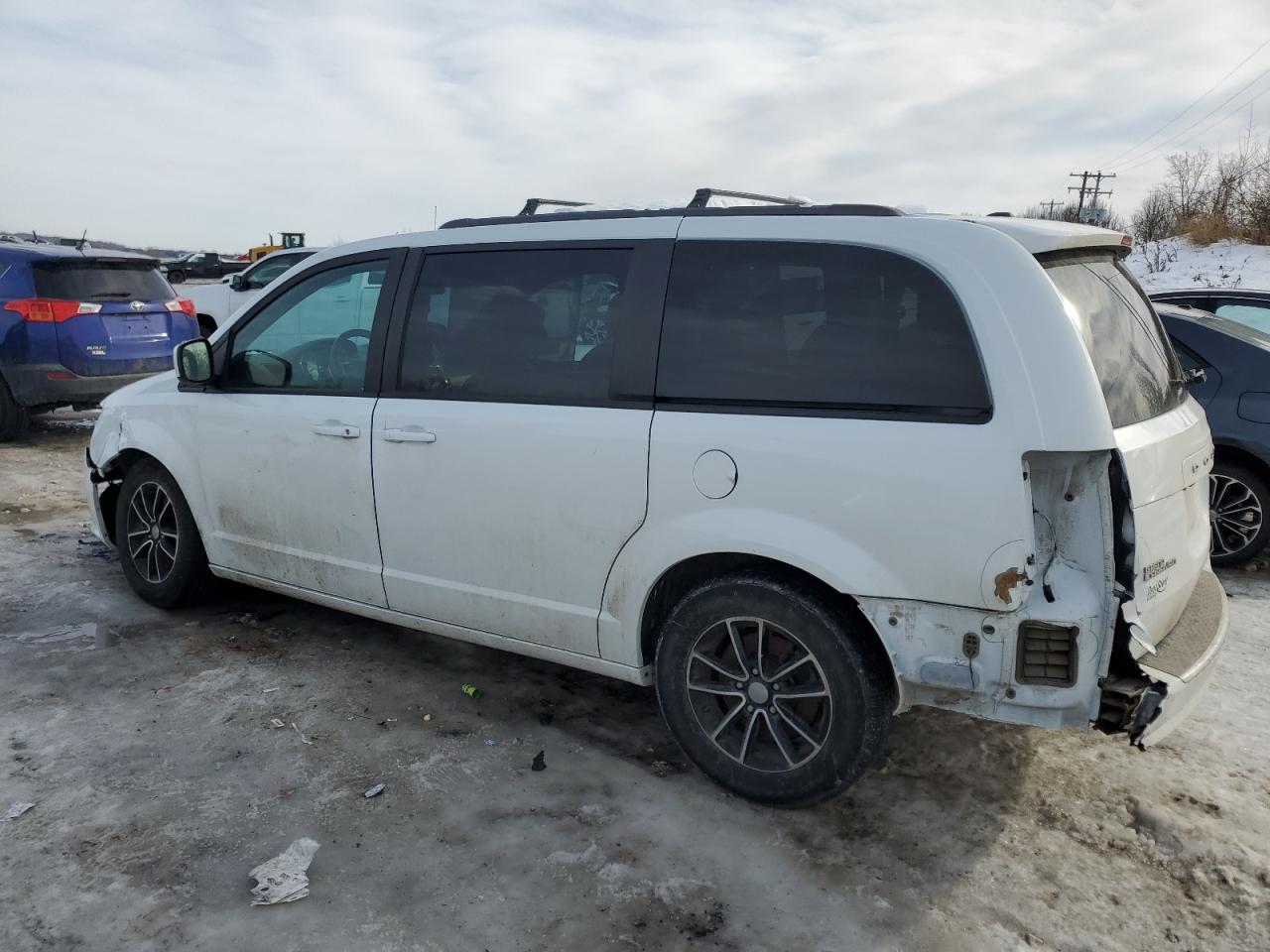 2019 Dodge Caravan - Image 2