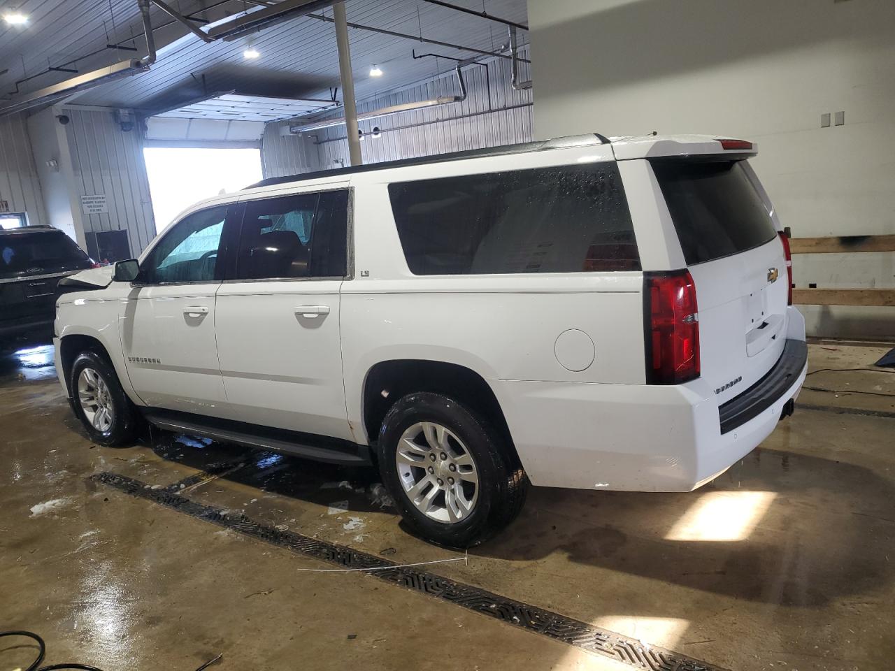 2016 Chevrolet Suburban - Image 2