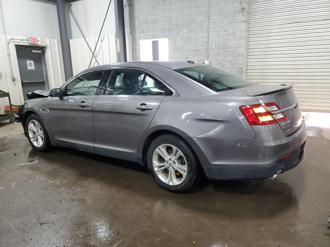 2014 Ford Taurus - Image 2