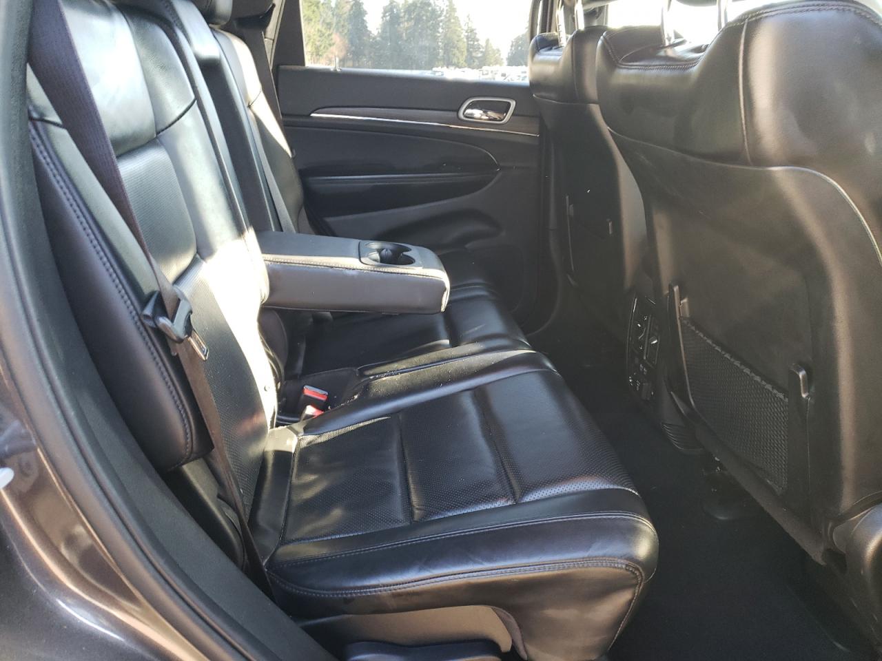 2020 Jeep Grand Cherokee - Image 11
