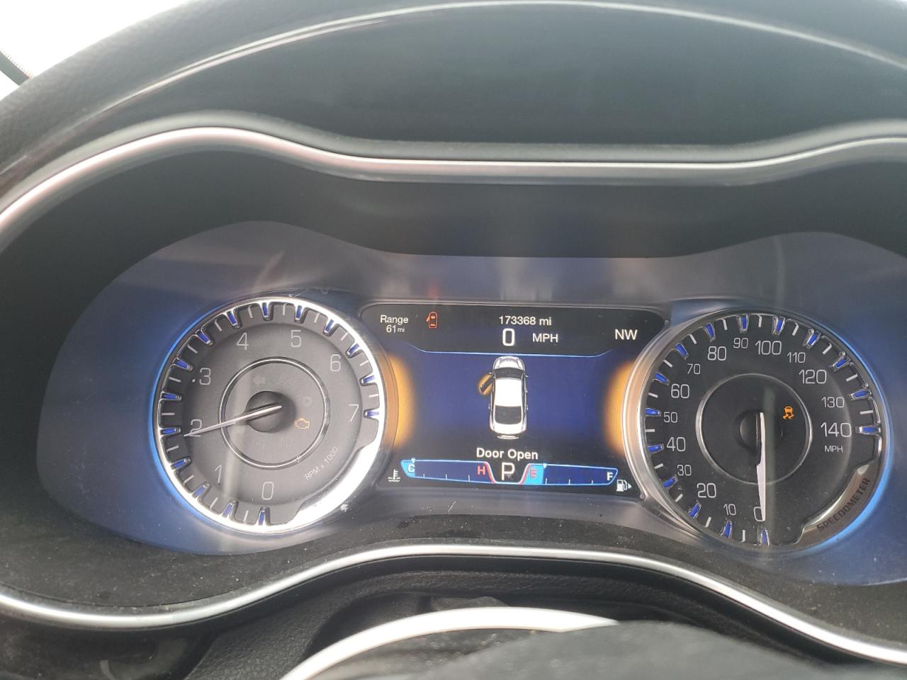 2015 Chrysler 200 - Image 9