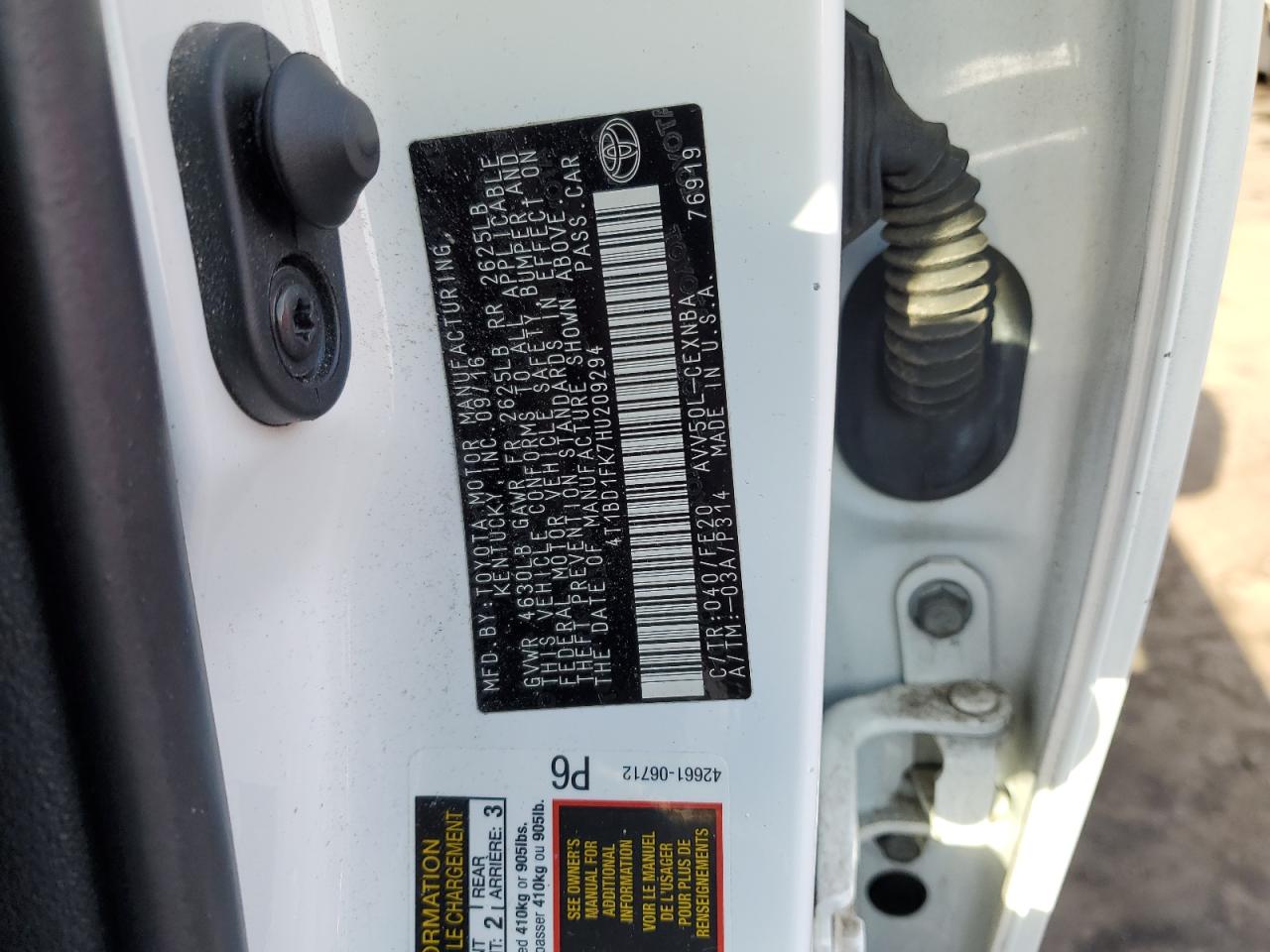 2017 Toyota Camry - Image 12