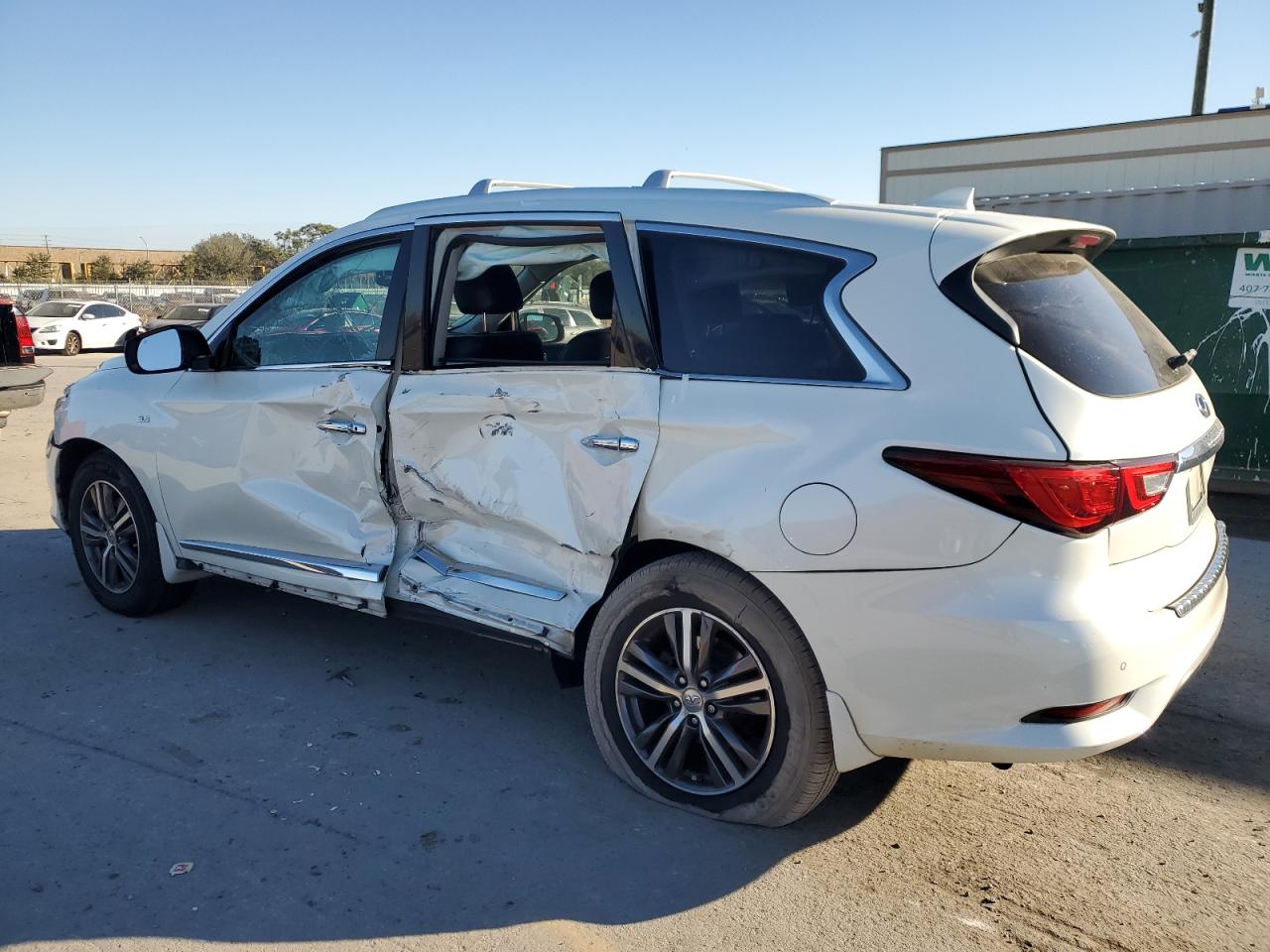 2017 Infiniti QX60 - Image 2