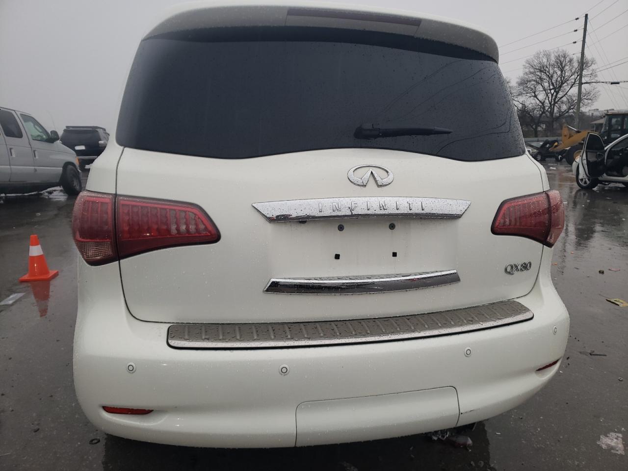2014 Infiniti QX80 - Image 6