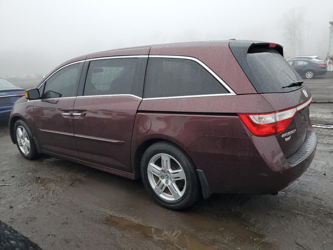2012 Honda Odyssey - Image 2