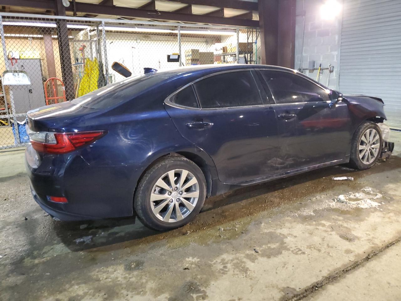2016 Lexus ES - Image 3