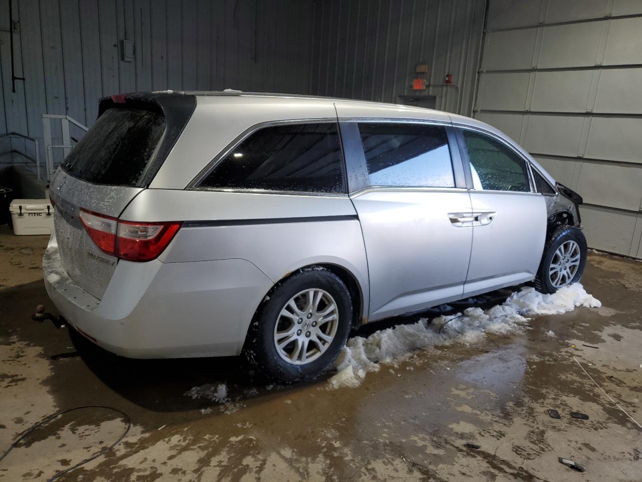 2011 Honda Odyssey - Image 3