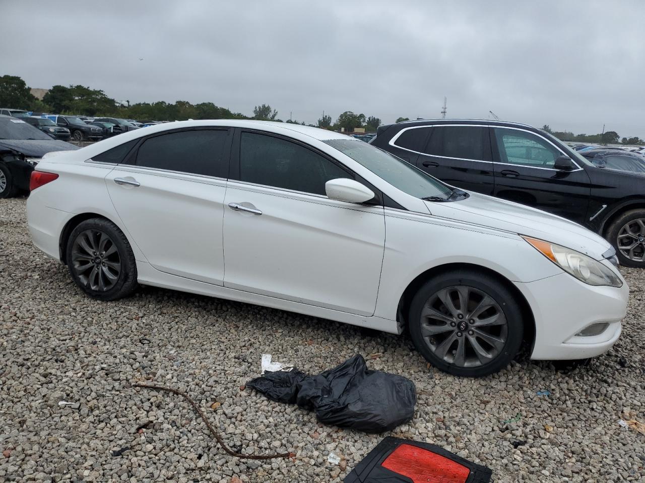 2011 Hyundai Sonata - Image 4