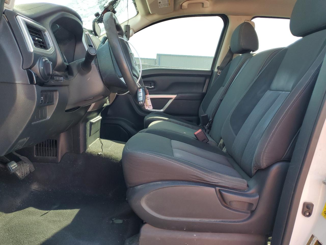 2021 Nissan Titan - Image 7
