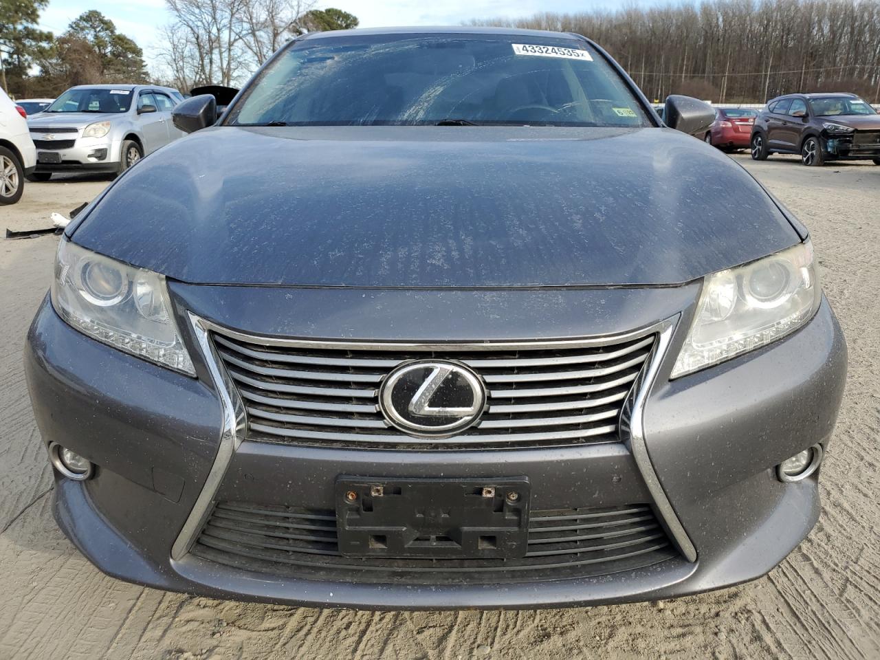 2015 Lexus ES - Image 5
