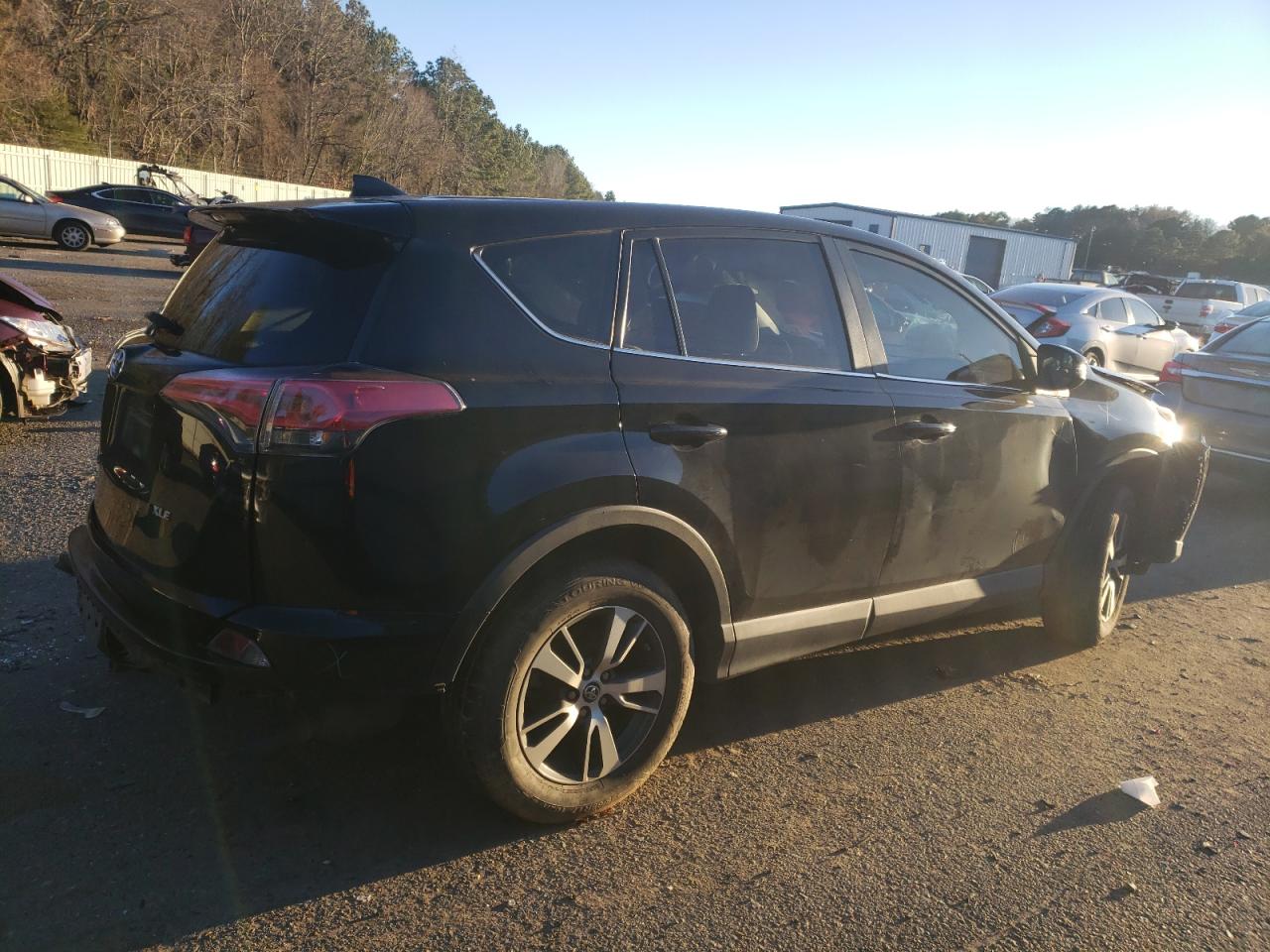 VIN 2T3WFREV2JW453826 2018 TOYOTA RAV4 no.3