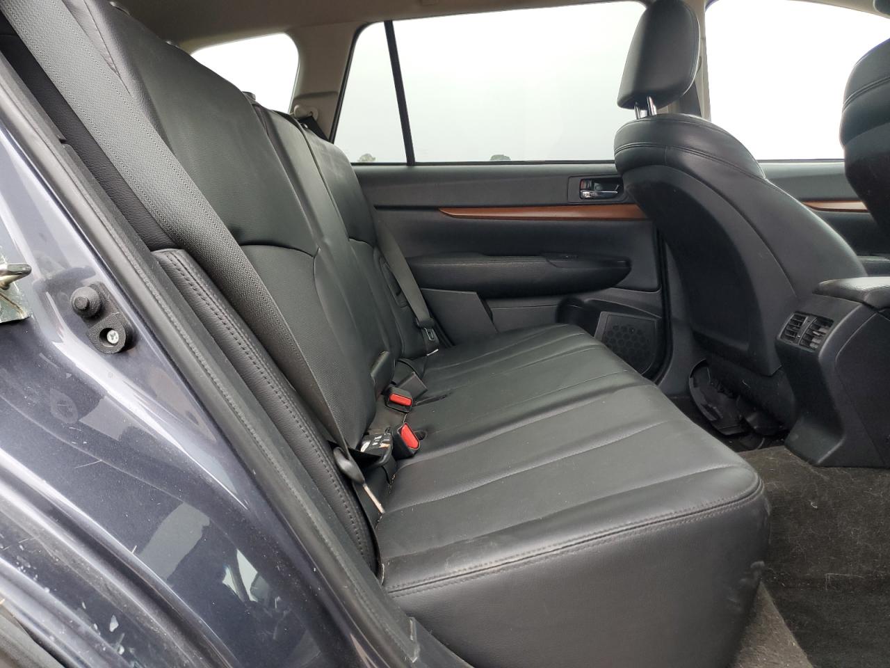 2014 Subaru Outback - Image 12