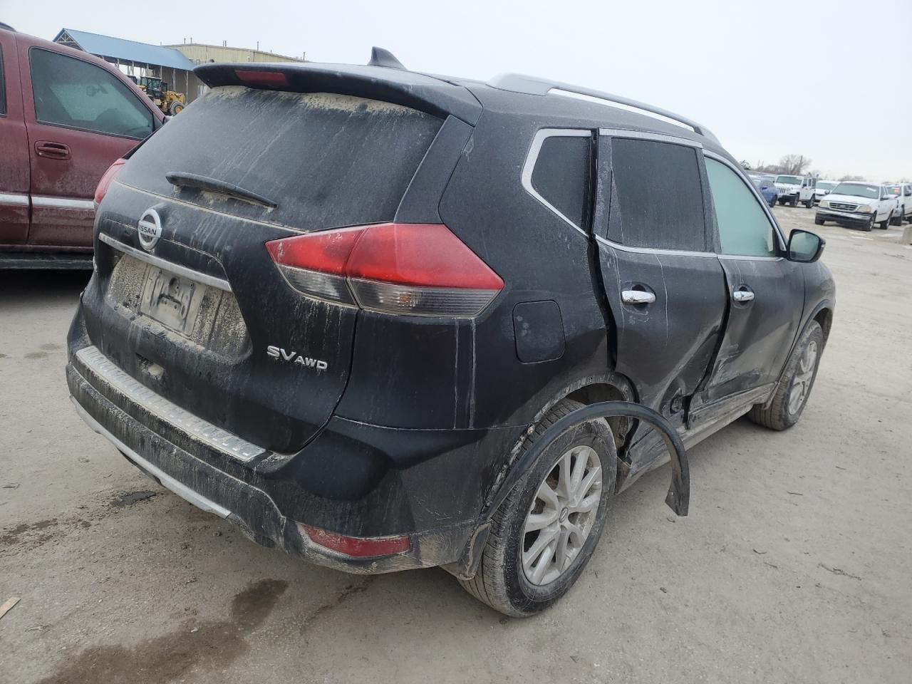 2018 Nissan Rogue - Image 3