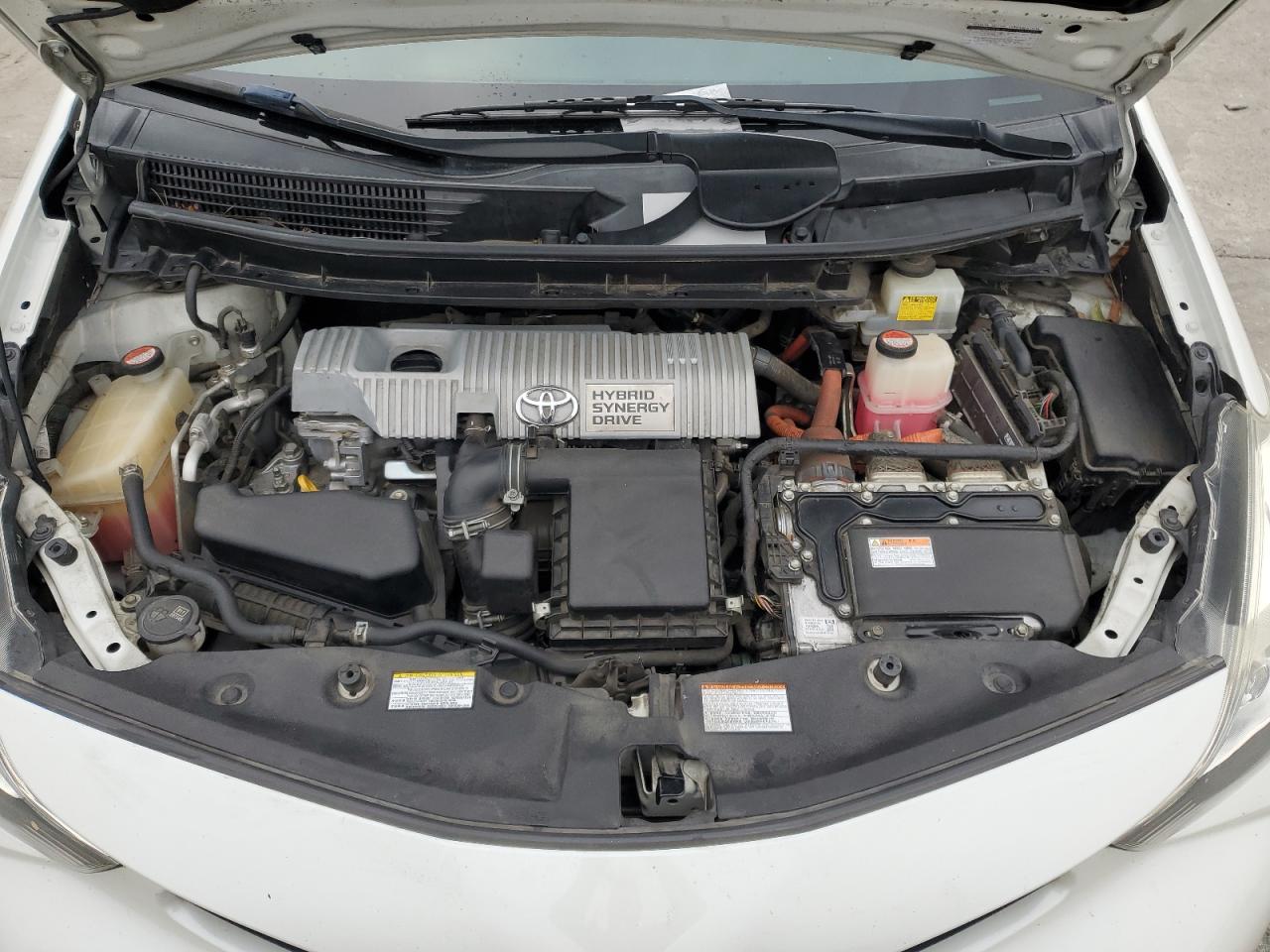 2016 Toyota Prius - Image 12