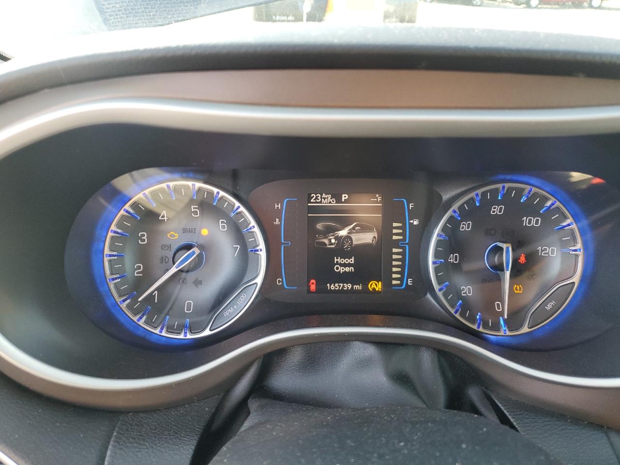 2017 Chrysler Pacifica - Image 9