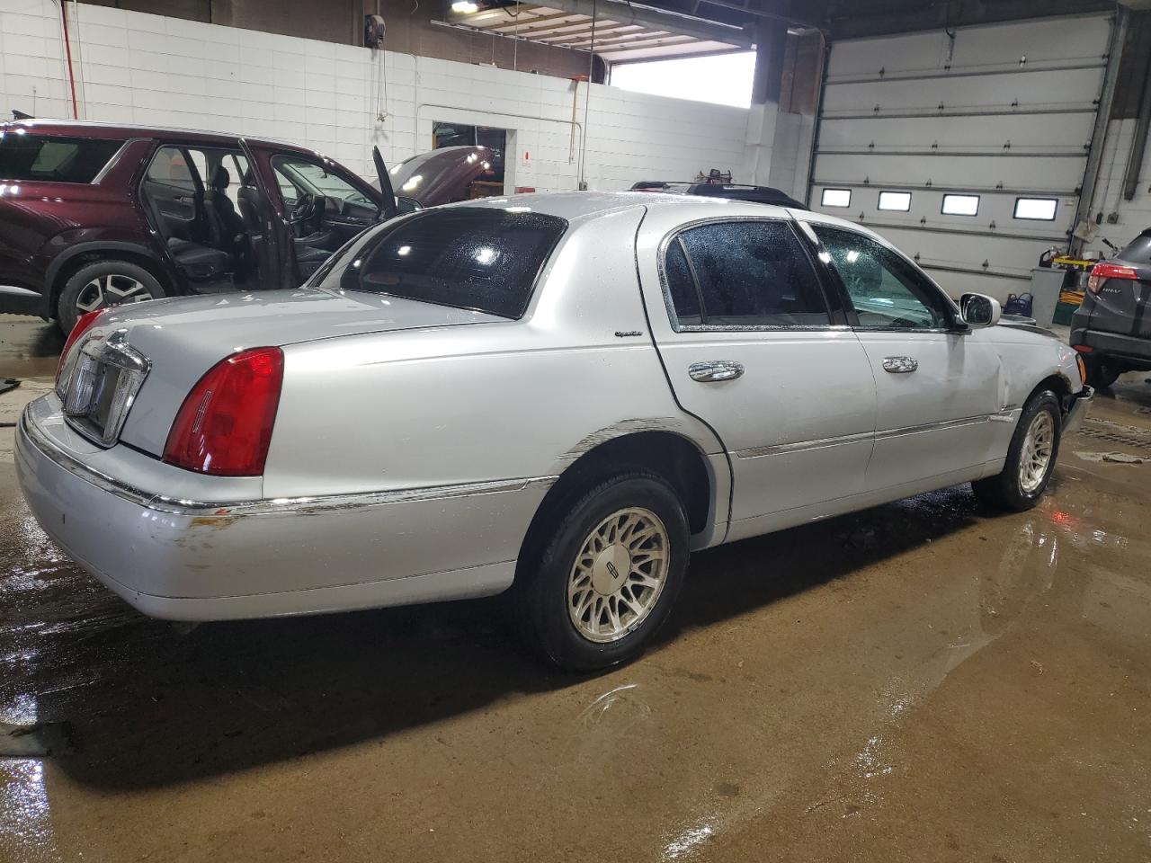 1998 Lincoln Town Car - Image 3