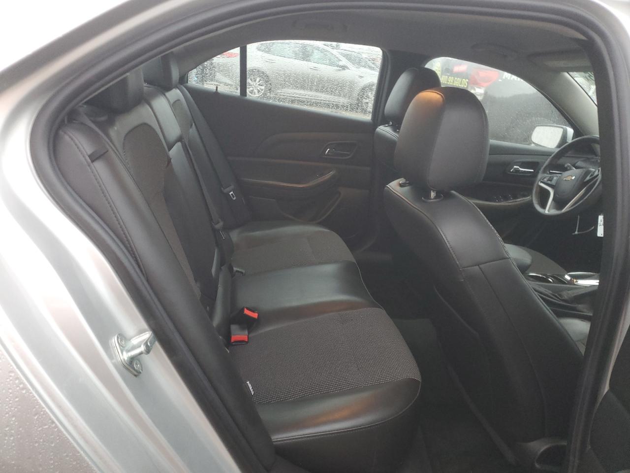 2016 Chevrolet Malibu - Image 10