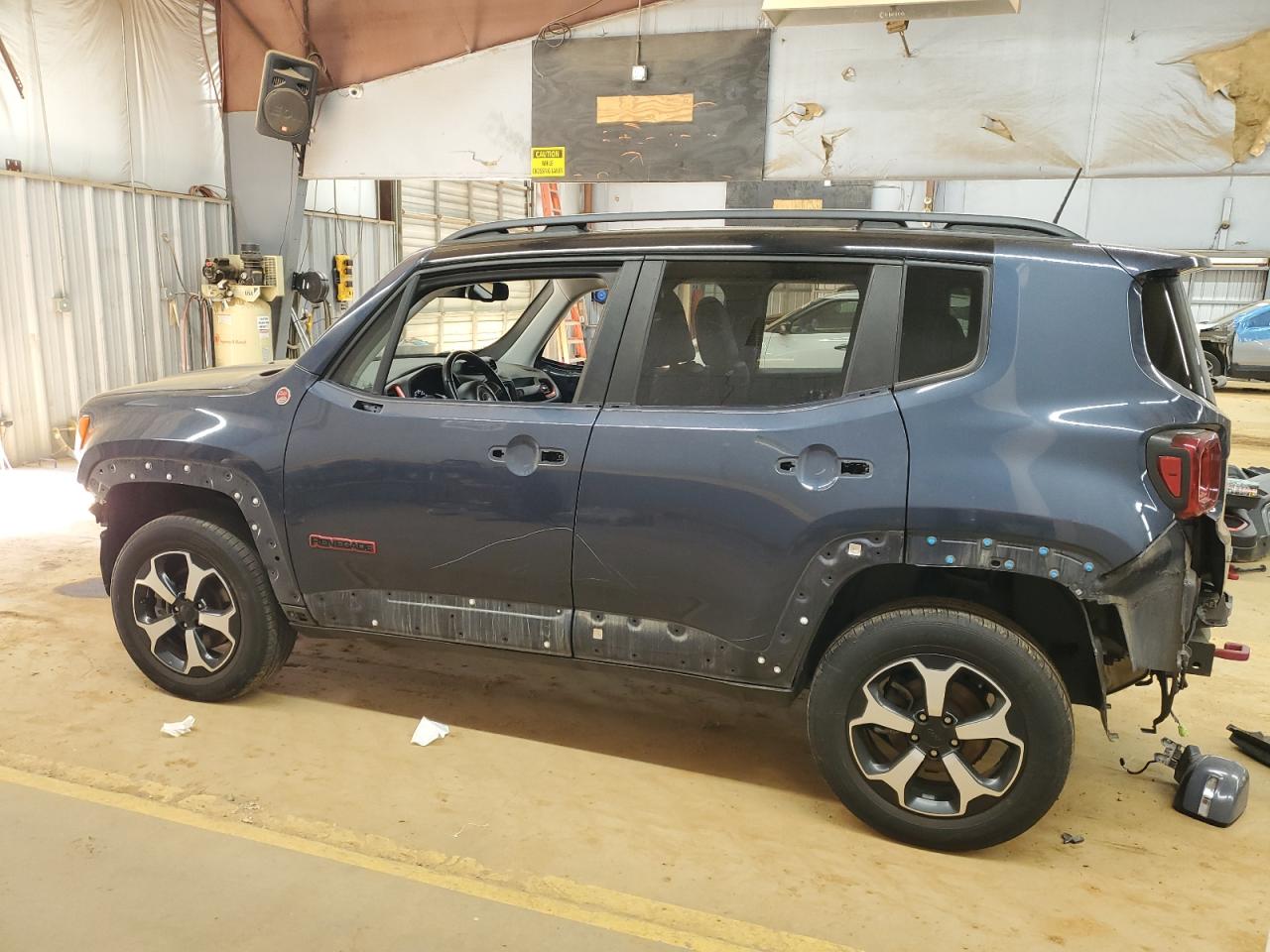2020 Jeep Renegade - Image 2