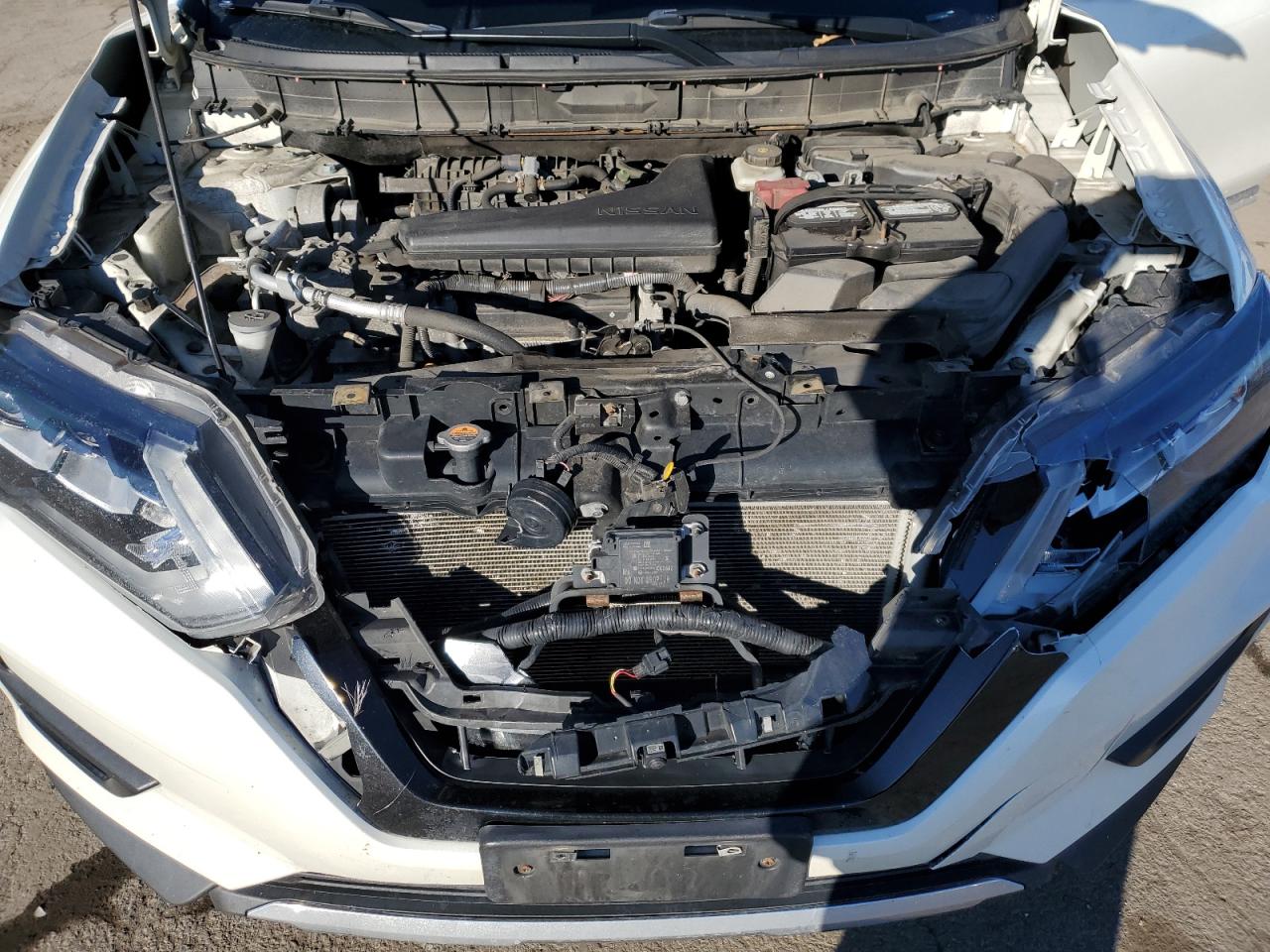 2017 Nissan Rogue - Image 12