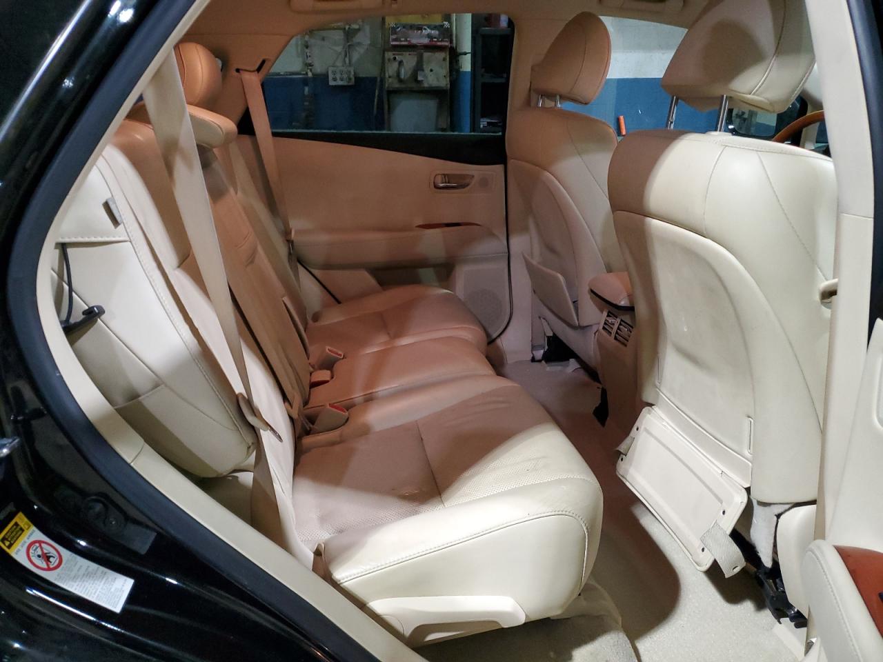 2011 Lexus RX - Image 11