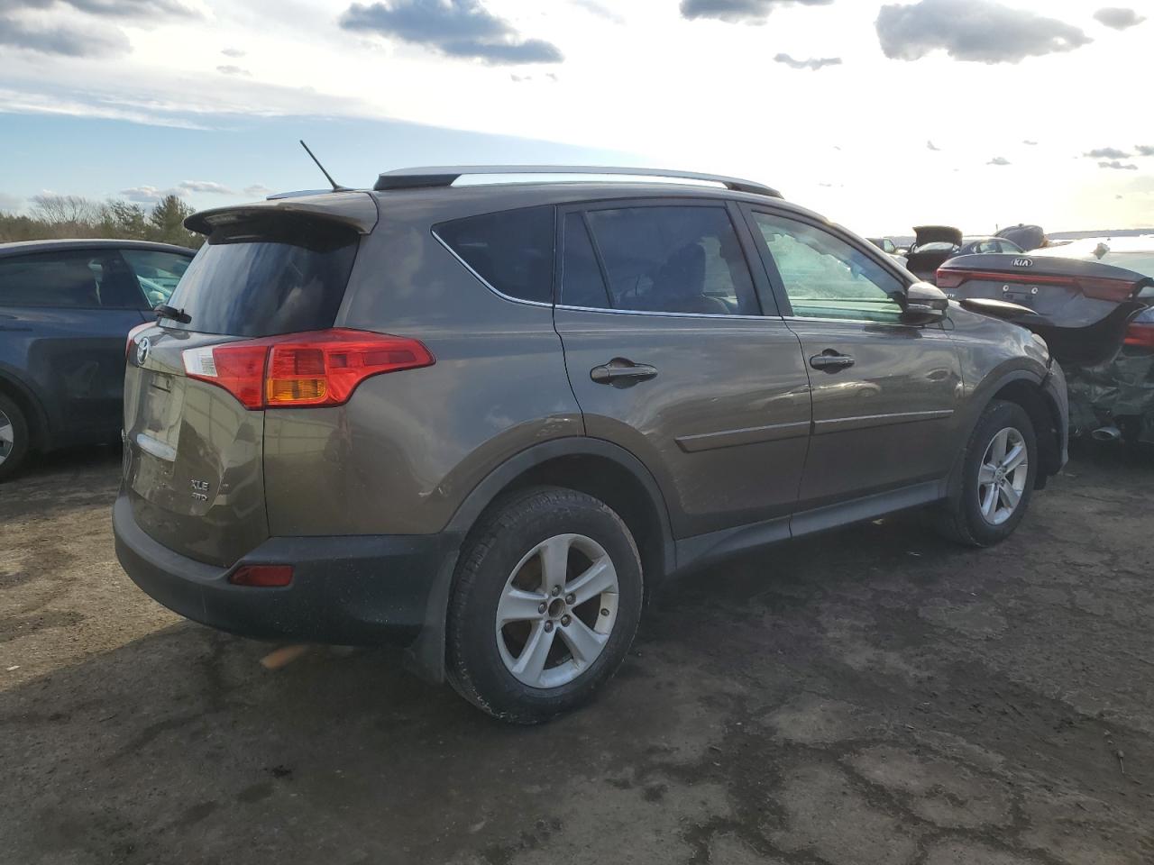 2014 Toyota RAV 4 - Image 3