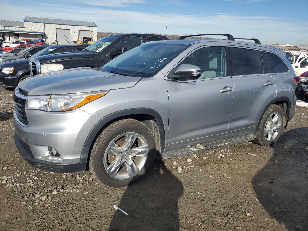 2015 Toyota Highlander - Image 1