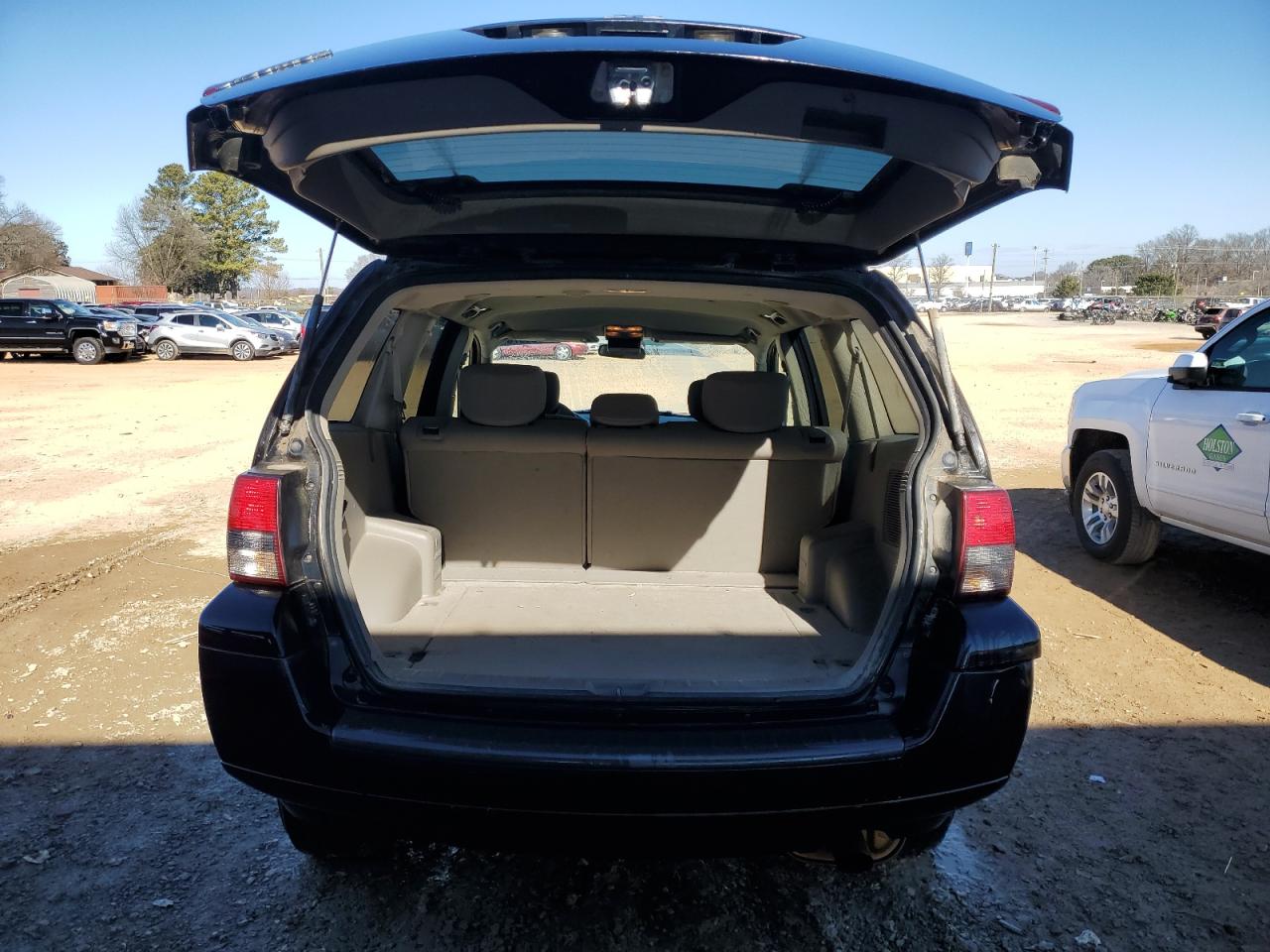 2007 Mitsubishi Endeavor - Image 6