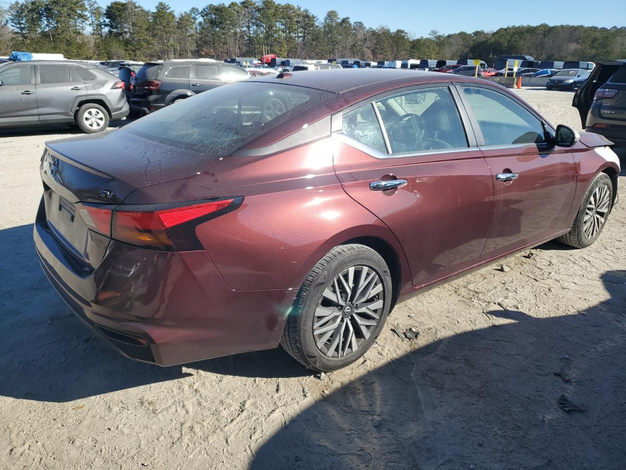 2024 Nissan Altima - Image 3