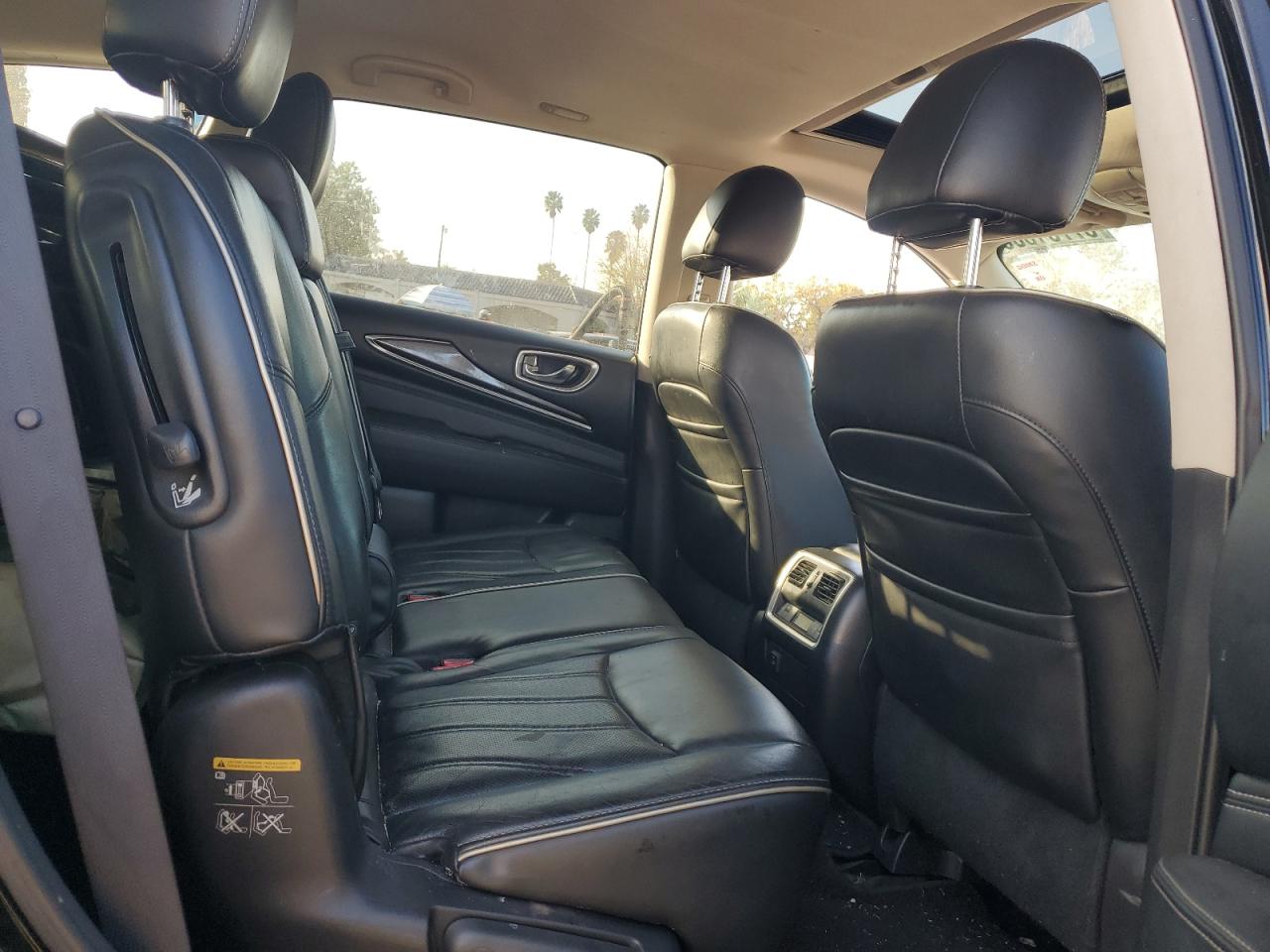 2017 Infiniti QX60 - Image 11