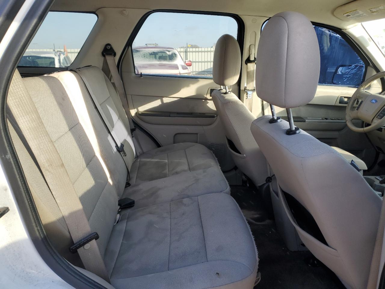 2010 Ford Escape - Image 11
